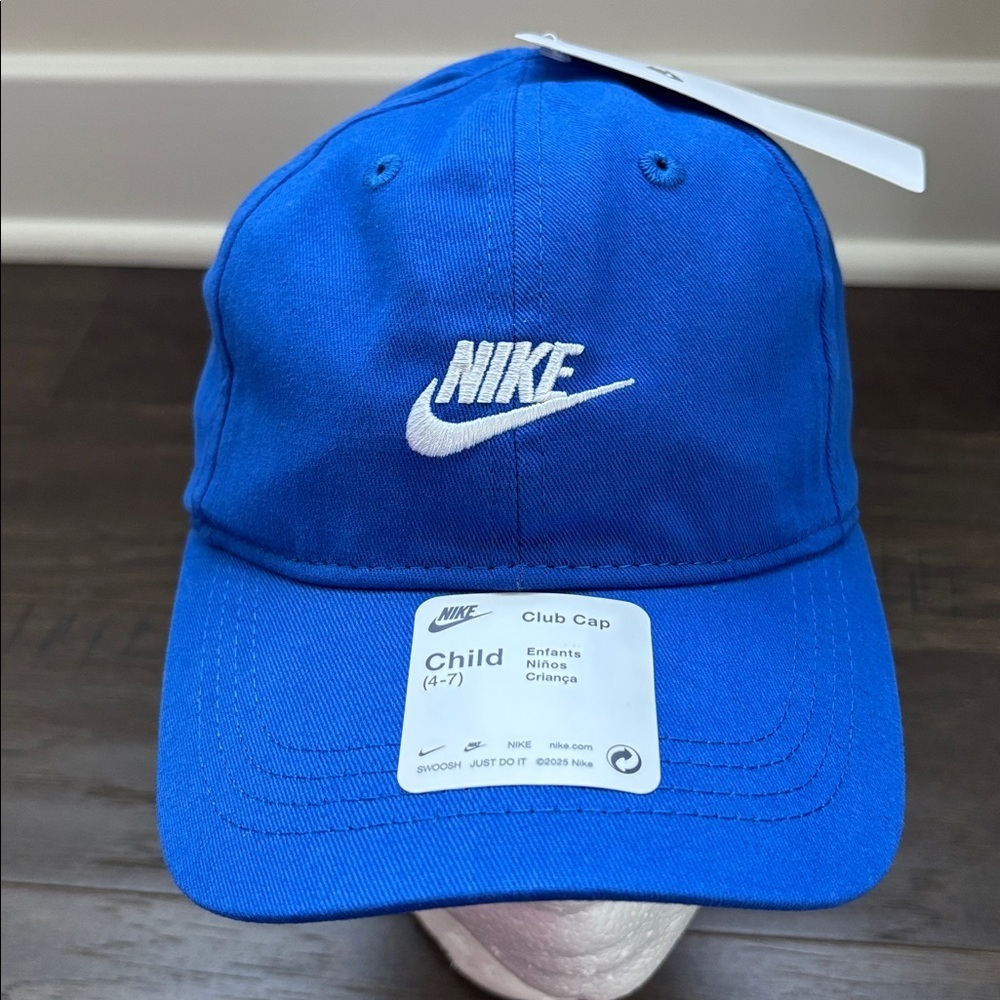 Nike Club Cap,baseball,velcro back, 6 vent panel,embroidered Swoosh/Nike Logo